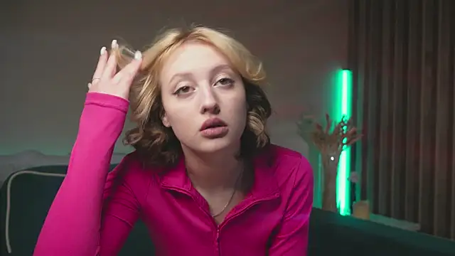 Snapshot of milasmiu chatting on February 2025 03:05:01 PM milasmiu online show from February 2025 03:05:01 PM