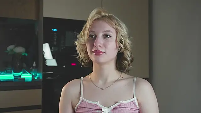 milasmiu online show from March 2025 11:11:02 PM