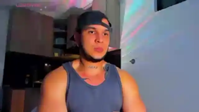 Snapshot of austinoficial chatting on April 2026 11:02:02 PM austinoficial online show from April 2026 11:02:02 PM