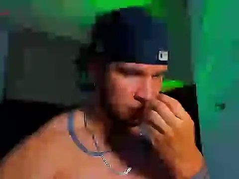 Snapshot of austinoficial chatting on May 2026 10:59:01 PM austinoficial online show from May 2026 10:59:01 PM