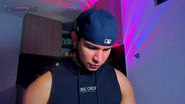 Snapshot of austinoficial chatting on May 2026 12:05:01 AM austinoficial online show from May 2026 12:05:01 AM