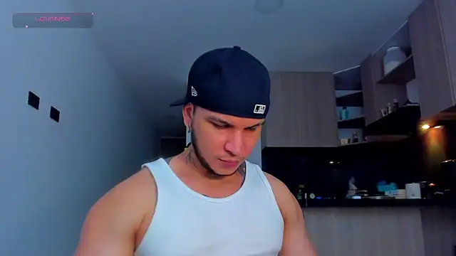 Snapshot of austinoficial chatting on May 2026 08:50:02 PM austinoficial online show from May 2026 08:50:02 PM