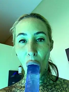 Snapshot of Black_sweet_Rose chatting on December 2025 11:40:02 AM Black sweet Rose online show from December 2025 11:40:02 AM