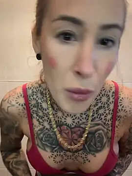 Snapshot of Black_sweet_Rose chatting on January 2026 02:44:01 PM Black sweet Rose online show from January 2026 02:44:01 PM