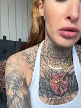 Snapshot of Black_sweet_Rose chatting on February 2026 01:32:02 PM Black sweet Rose online show from February 2026 01:32:02 PM