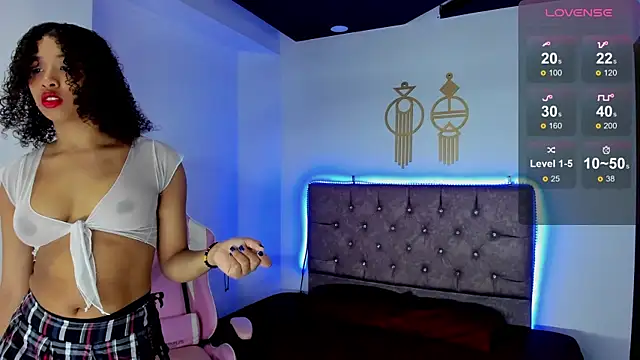 BrigitteRoy  online show from March 2025 07:09:01 PM