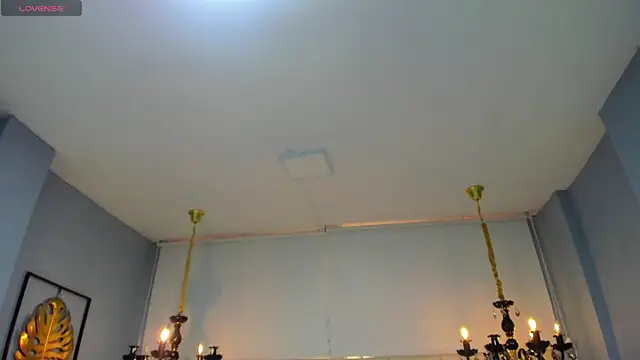 Aitana Hilton  online show from November 2025 11:43:02 AM