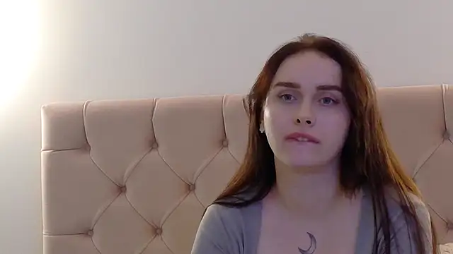 Snapshot of Lilliana_Moon chatting on January 2025 05:03:01 PM Lilliana Moon online show from January 2025 05:03:01 PM