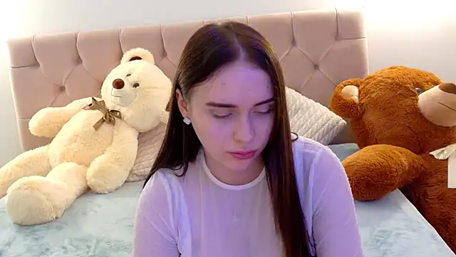 Snapshot of Lilliana_Moon chatting on November 2025 10:25:02 AM Lilliana Moon online show from November 2025 10:25:02 AM