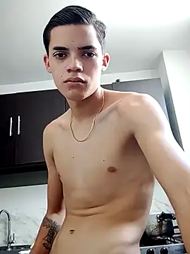 Latinos 2001 online show from January 2025 03:32:01 PM