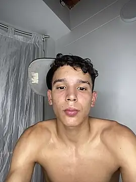 Snapshot of Hot_boys_hto chatting on February 2025 09:59:01 PM Hot boys hto online show from February 2025 09:59:01 PM