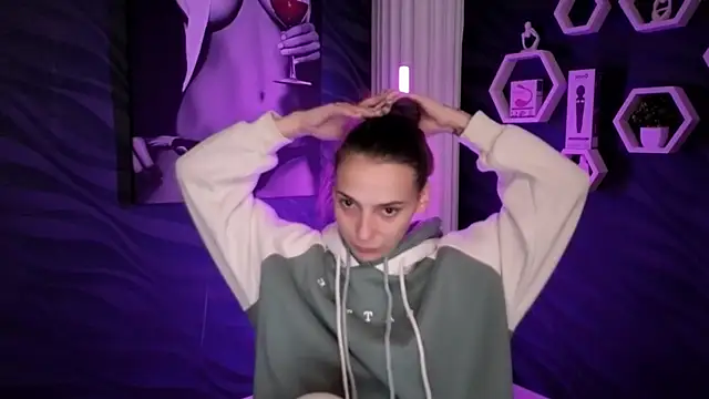 annabishop online show from October 2025 12:19:01 AM