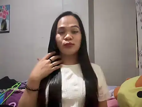 SophiaCourthaway online show from May 2026 10:48:02 PM