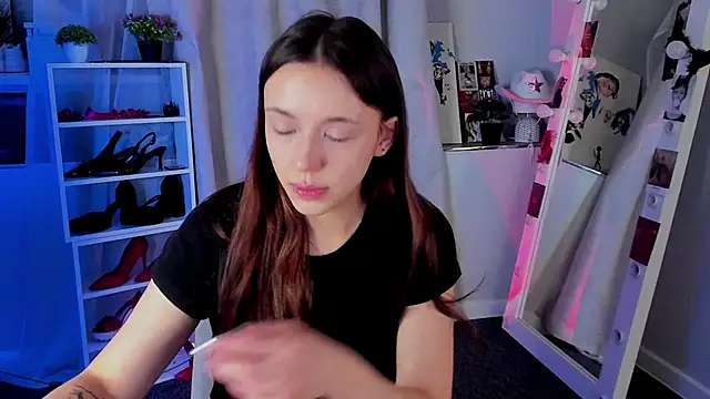 Sahara Shields online show from December 2025 07:50:02 AM