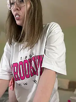 Snapshot of Kiss_My_Body chatting on January 2025 07:13:02 PM Kiss My Body online show from January 2025 07:13:02 PM