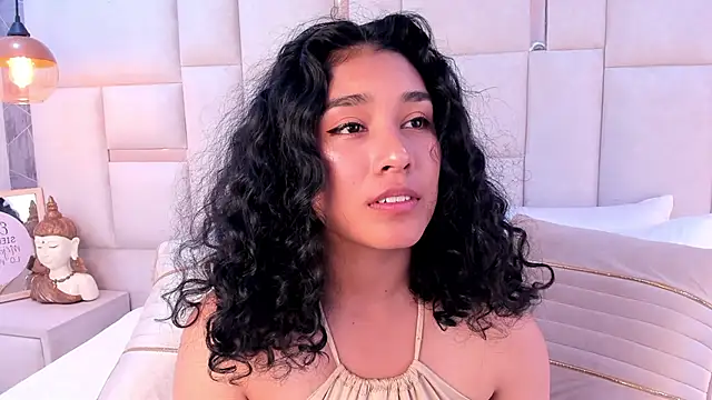 Snapshot of Tamara_palacios chatting on February 2025 04:39:02 PM Tamara palacios online show from February 2025 04:39:02 PM