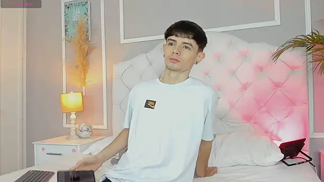 connor and angel online show from March 2025 01:07:01 PM