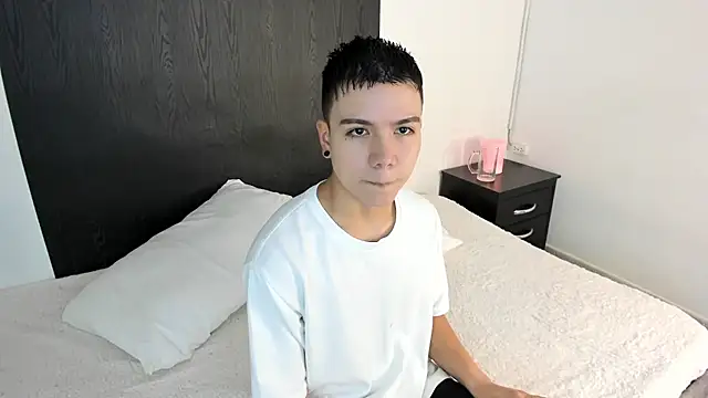 Snapshot of alanblack1 chatting on February 2025 01:10:02 PM alanblack1 online show from February 2025 01:10:02 PM