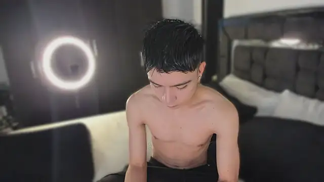 Snapshot of alanblack1 chatting on March 2026 01:07:02 PM alanblack1 online show from March 2026 01:07:02 PM