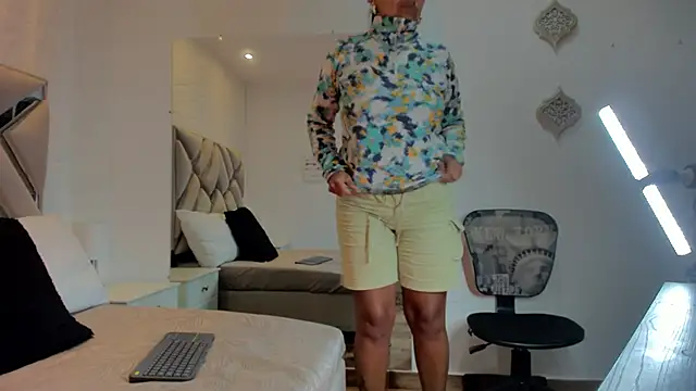 raquell moore online show from March 2025 12:08:01 AM