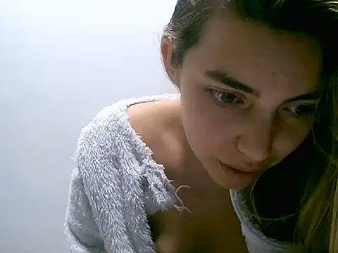 VittoriaTaylor online show from June 2026 04:39:01 AM