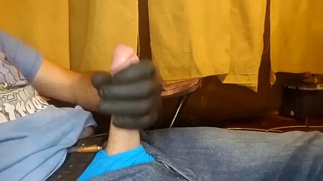 bwcbeat83 online show from September 2025 07:41:01 AM