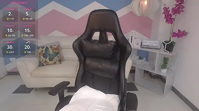 miss honey01 online show from September 2025 08:58:01 PM