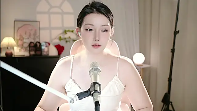 Dou-Dou-er online show from September 2025 12:43:02 PM