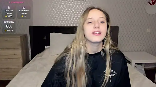 blondyriss online show from October 2025 06:27:01 PM
