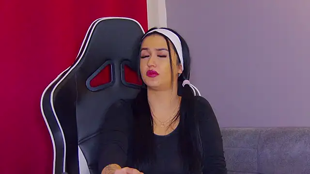 Snapshot of Eva_Lovvia_ chatting on February 2025 01:20:02 AM Eva Lovvia  online show from February 2025 01:20:02 AM