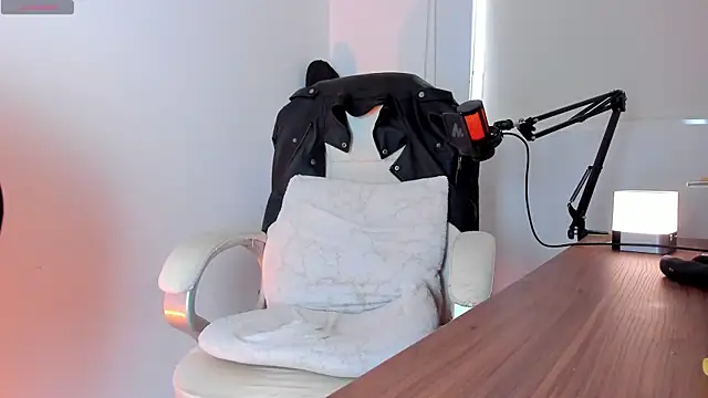 Fraannco online show from March 2025 01:35:02 PM