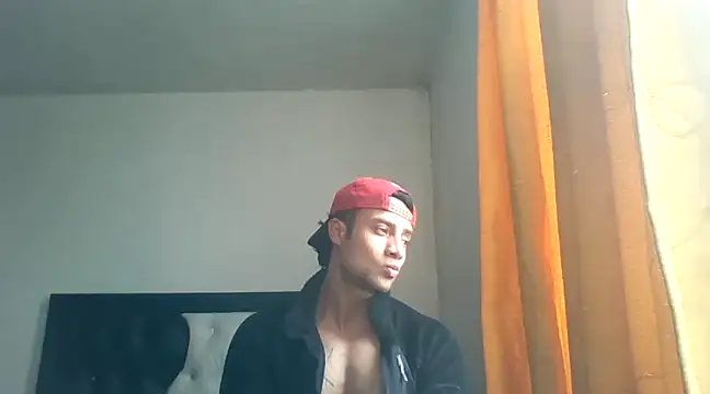 davidcr89 online show from February 2025 07:14:02 PM