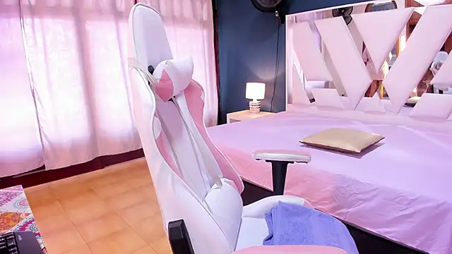 Snapshot of Alondra_Cutie chatting on January 2025 06:25:01 PM Alondra Cutie online show from January 2025 06:25:01 PM