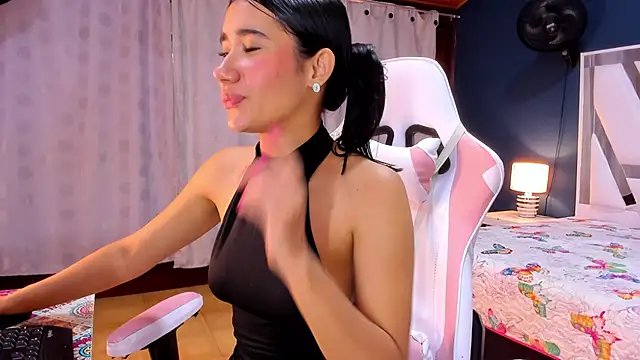 Snapshot of Alondra_Cutie chatting on February 2025 11:20:02 AM Alondra Cutie online show from February 2025 11:20:02 AM