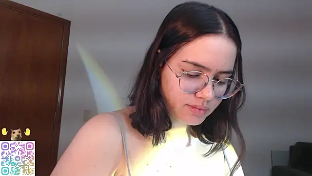 crystalll room online show from July 2026 12:14:02 AM