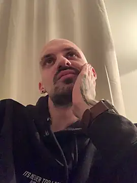 AssHunter4k online show from February 2025 06:54:02 PM