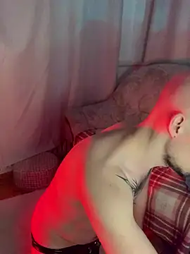 AssHunter4k online show from March 2025 06:00:01 PM