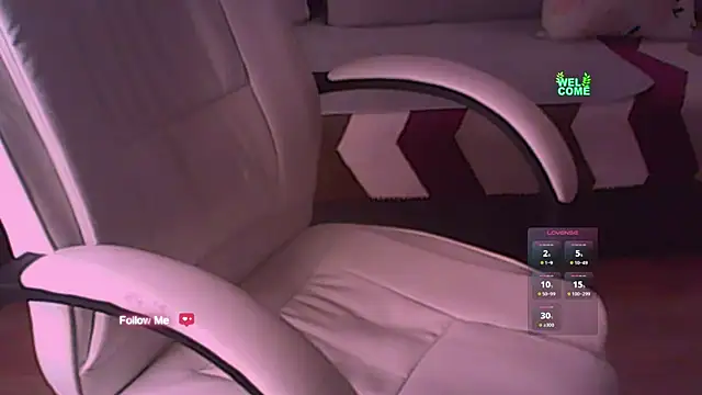 Snapshot of ur_sweet_berry chatting on September 2025 01:50:01 AM ur sweet berry online show from September 2025 01:50:01 AM