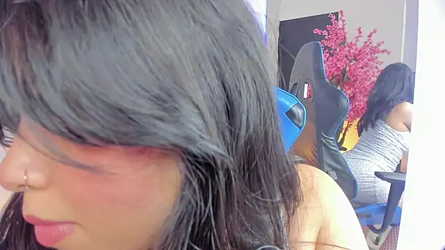 adarna13  online show from October 2025 07:22:02 PM