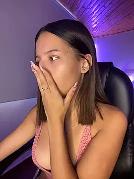 Sofia18 pinkk online show from May 2026 09:43:01 PM