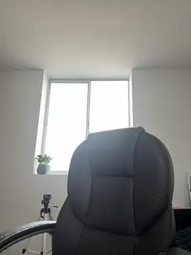 Michell sr online show from October 2025 08:20:02 PM