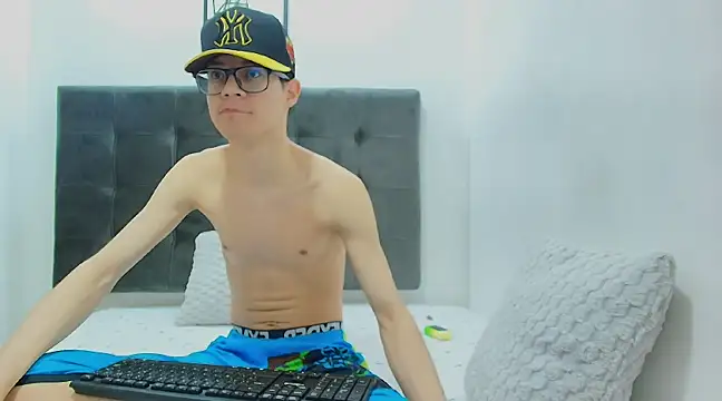 wolfandsky online show from February 2025 02:21:01 PM