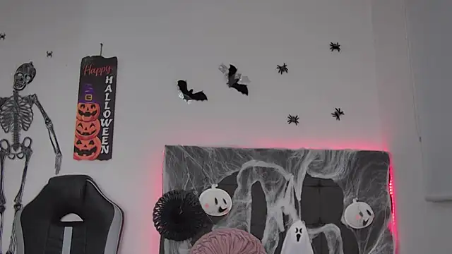 Snapshot of AmandaBrooks_18 chatting on October 2025 02:01:02 AM AmandaBrooks 18 online show from October 2025 02:01:02 AM