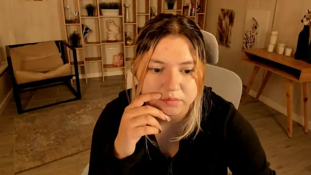 Snapshot of DiaAngell chatting on September 2025 02:13:02 AM DiaAngell online show from September 2025 02:13:02 AM