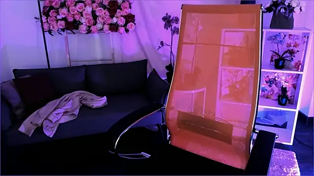 DiaAngell online show from February 2026 07:40:01 PM