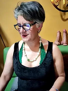 ilonna2025 online show from December 2025 11:42:01 PM