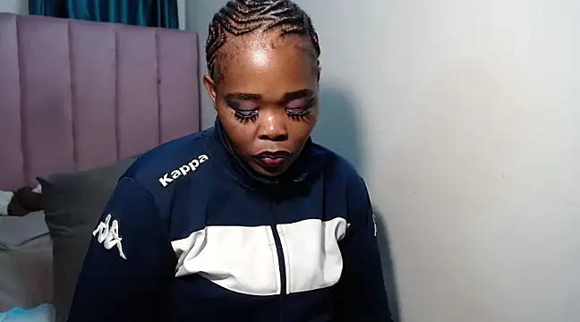 Snapshot of Hazel-nutt chatting on March 2025 04:03:01 AM Hazel-nutt online show from March 2025 04:03:01 AM