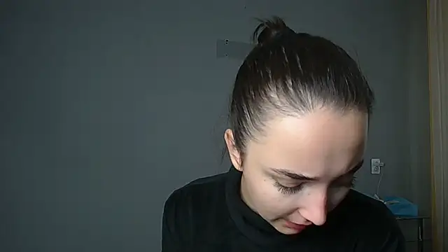 Eva Gloryy online show from September 2025 11:26:01 AM