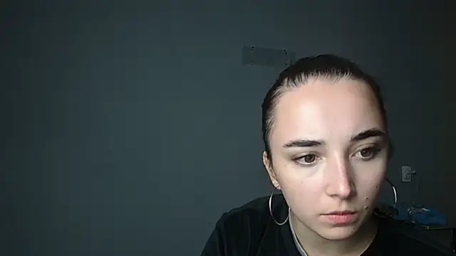 Eva Gloryy online show from October 2025 11:17:01 PM