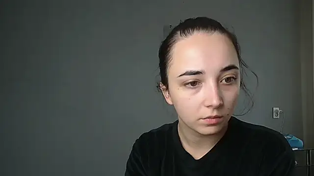 Eva Gloryy online show from November 2025 12:29:02 PM